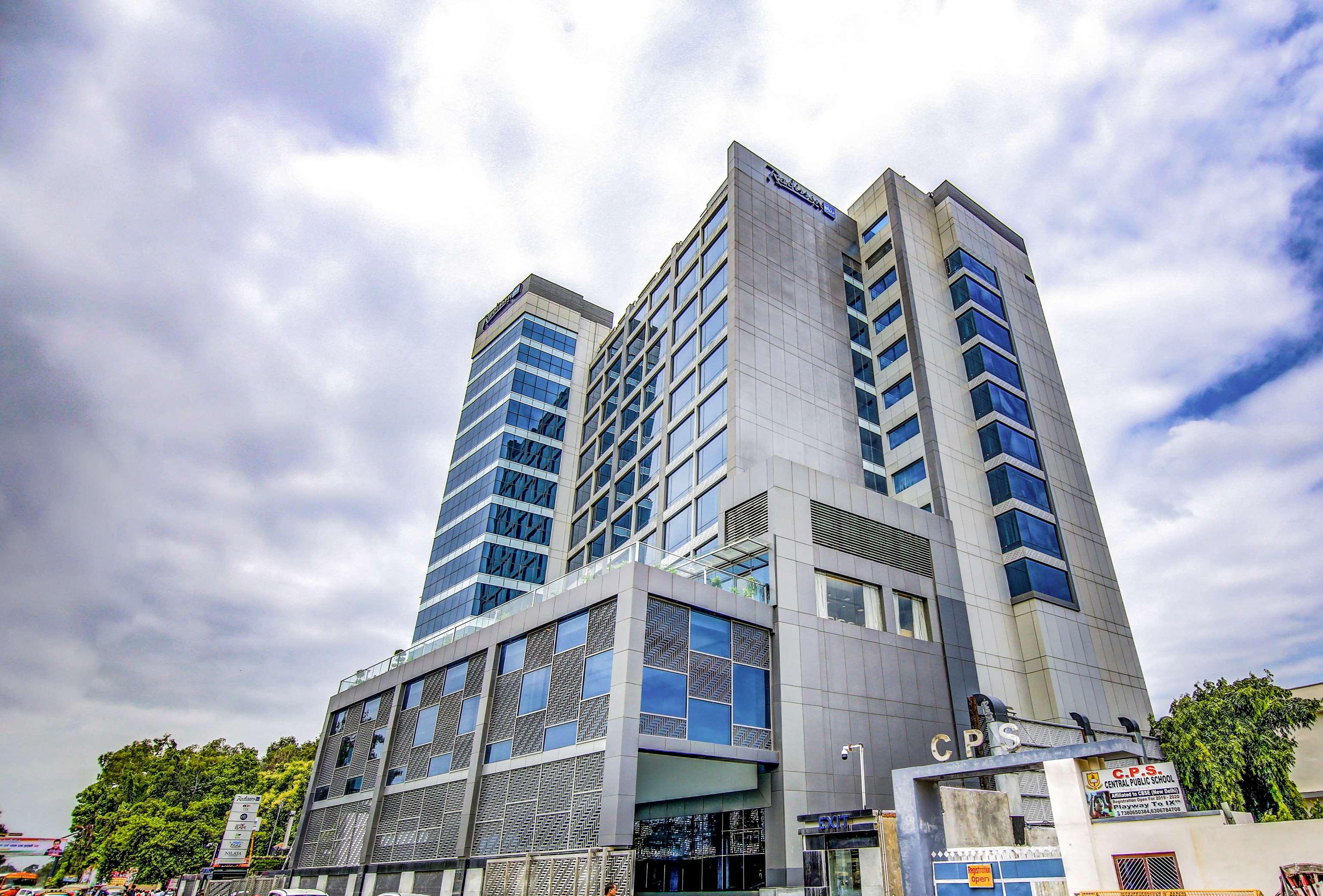 Hotel Radisson Blu Gorakhpur Esterno foto