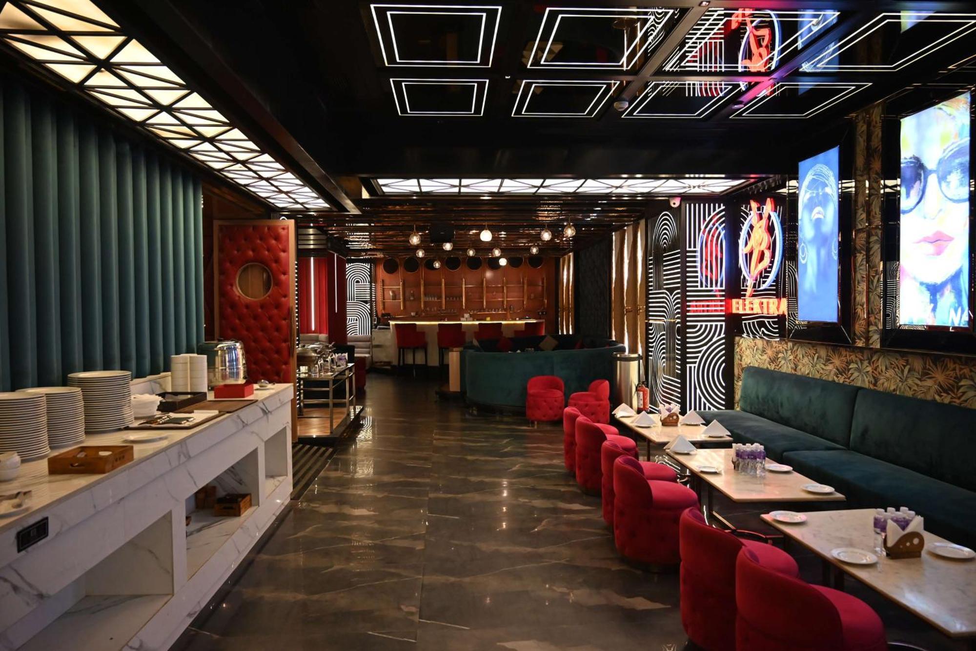 Hotel Radisson Blu Gorakhpur Esterno foto