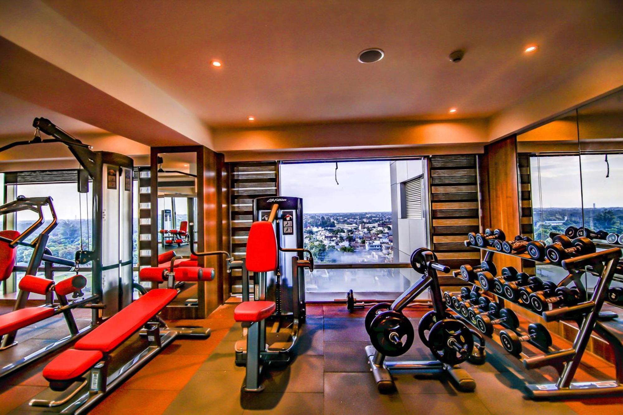 Hotel Radisson Blu Gorakhpur Esterno foto